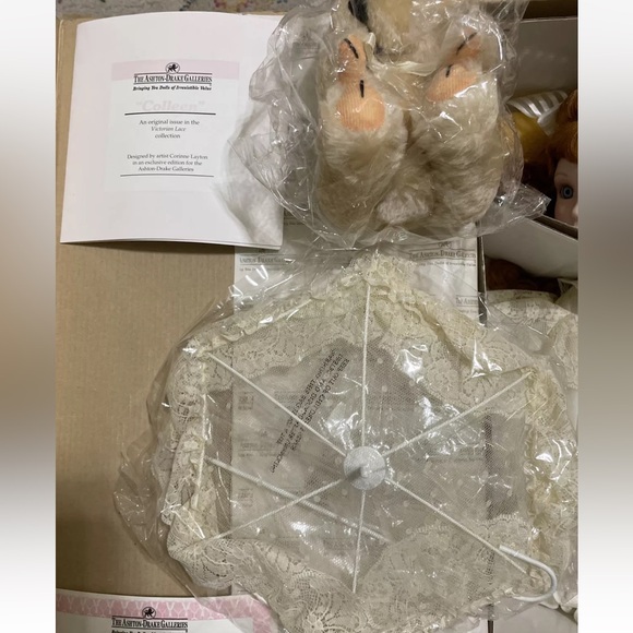 The Ashton-Drake Galleries Victorian Lace Collection Doll “Colleen” - Picture 4 of 14